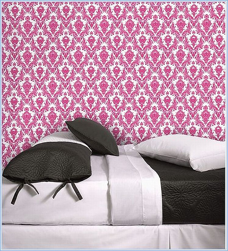 Tempaper Damsel Temporary Wallpaper in Fuchsia / White